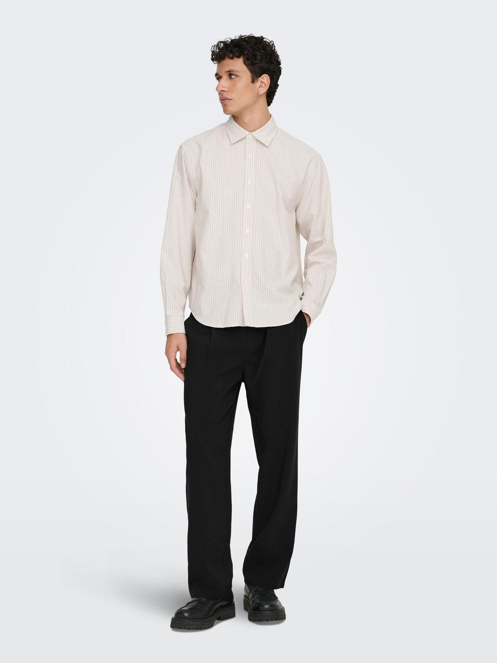 22033466/Jet Black ONLY&SONS