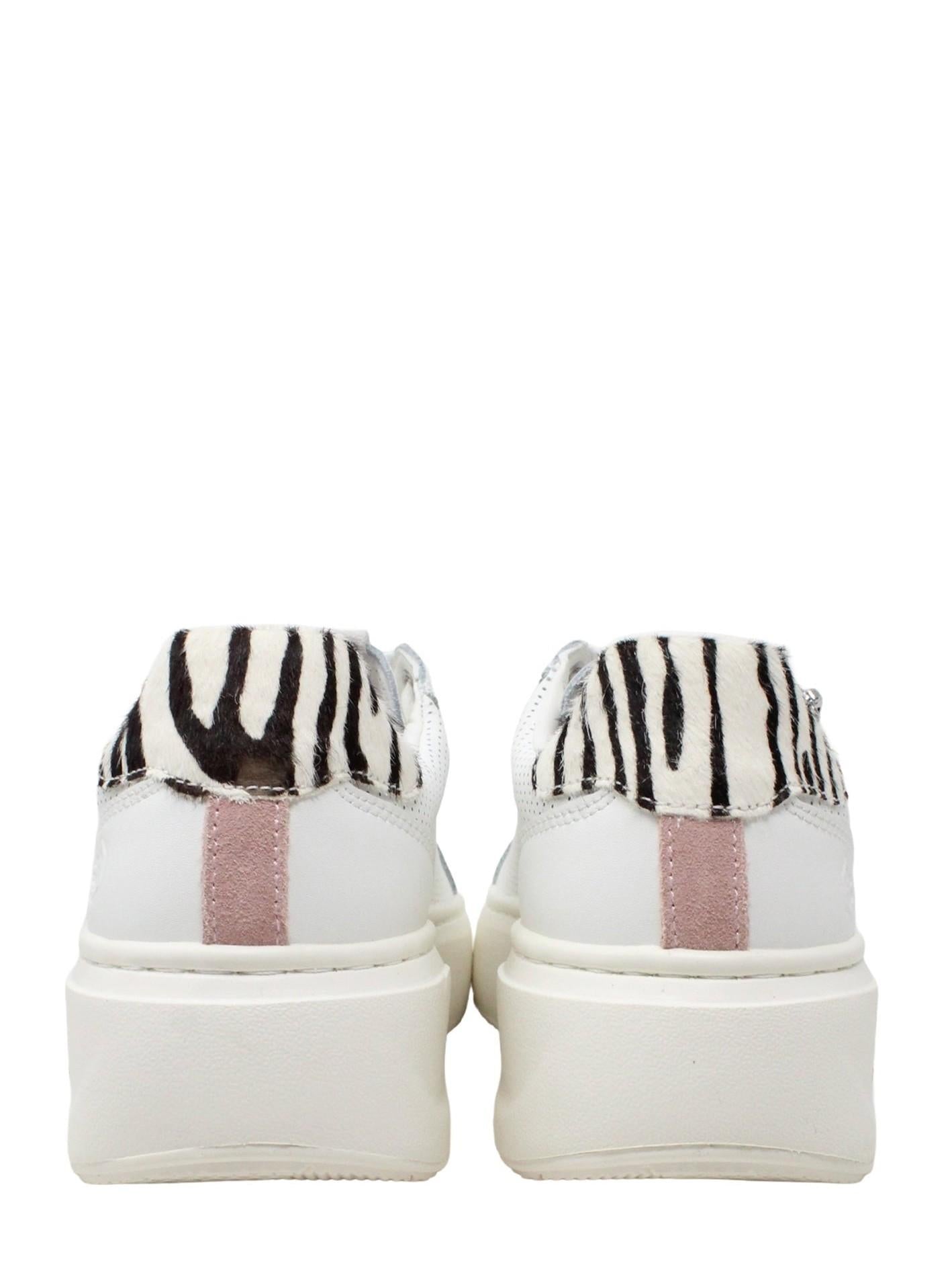 SNEAKER 