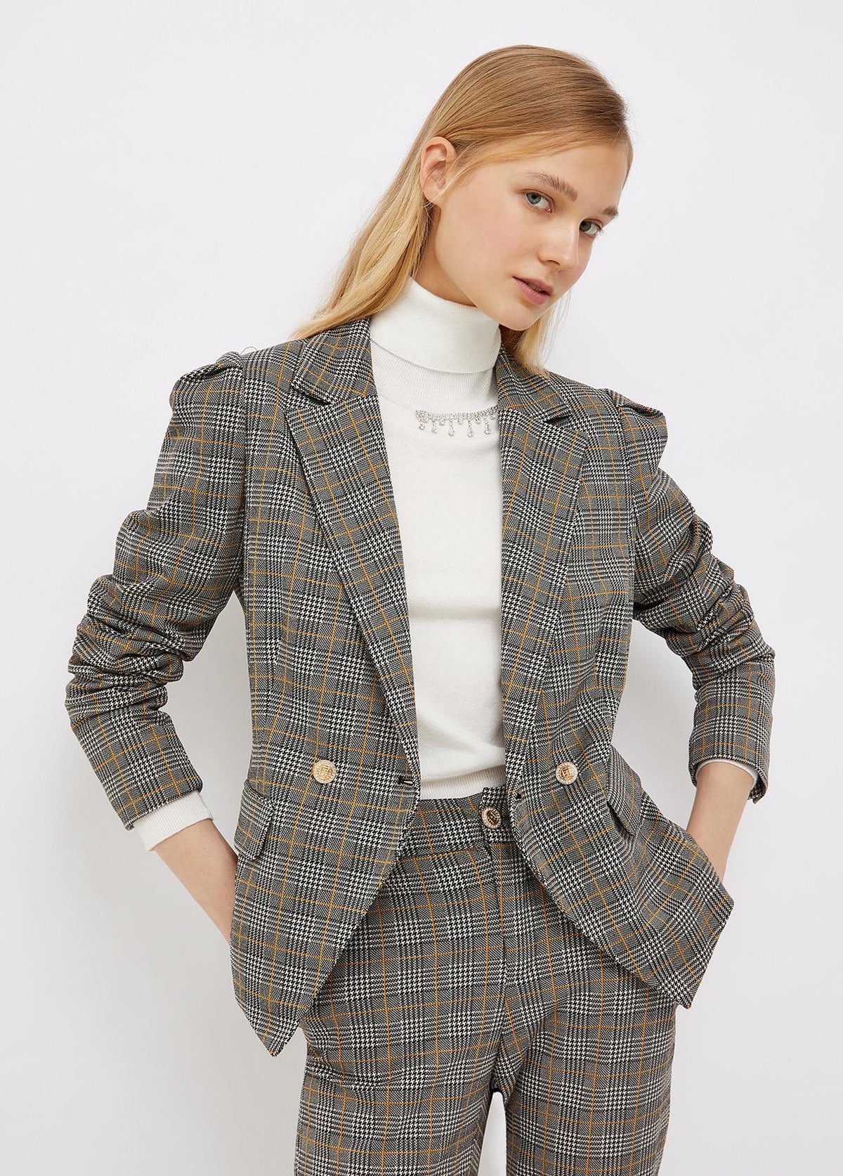 JACKET 