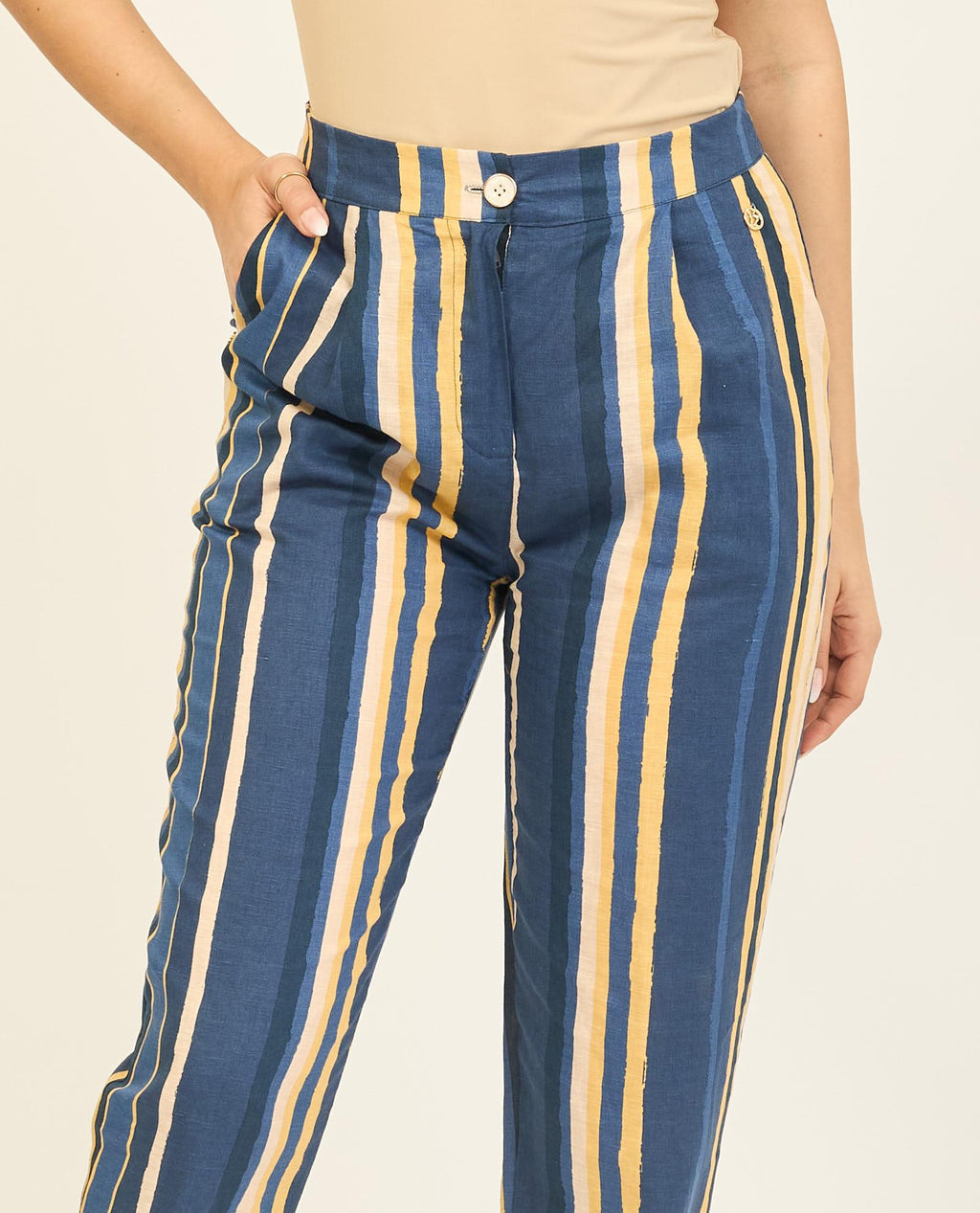 P352 J600/2794 YES ZEE