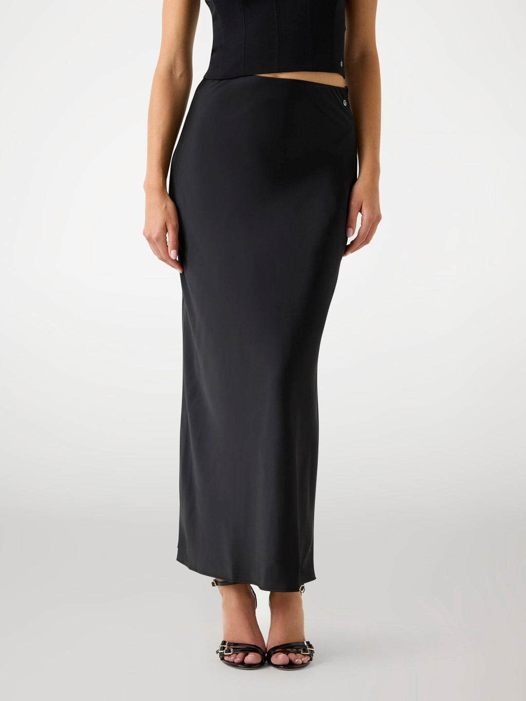 W5YD55WF1T2/JBLK GUESS