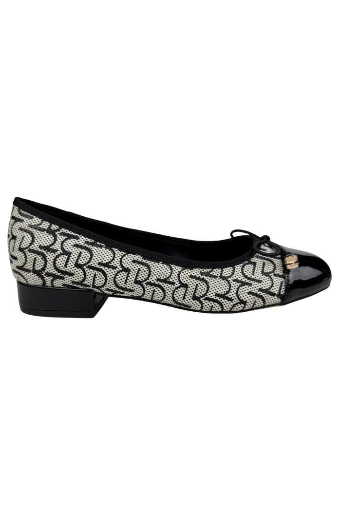 BALLET SHOES 