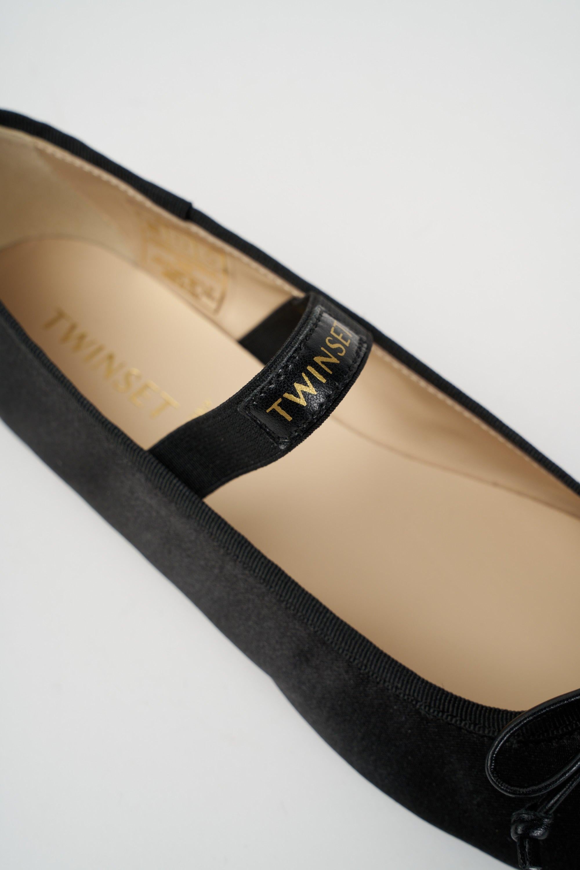 251GCJ022/00006 TWINSET